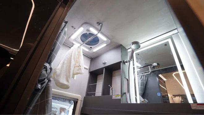 间超豪华的览众房车5月16亮相成都展j9九游会入口颠覆皮卡房车认知大空(图6)
