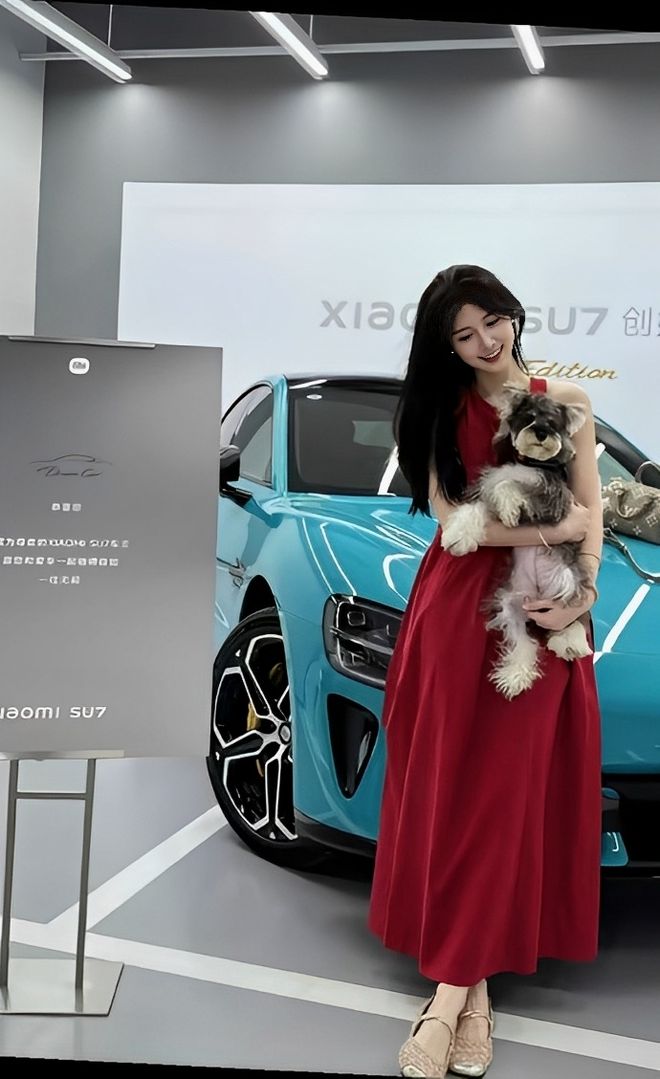 量都这么高的吗？仙女也就长这样吧J9九游会小米SU7的美女车主质(图9)