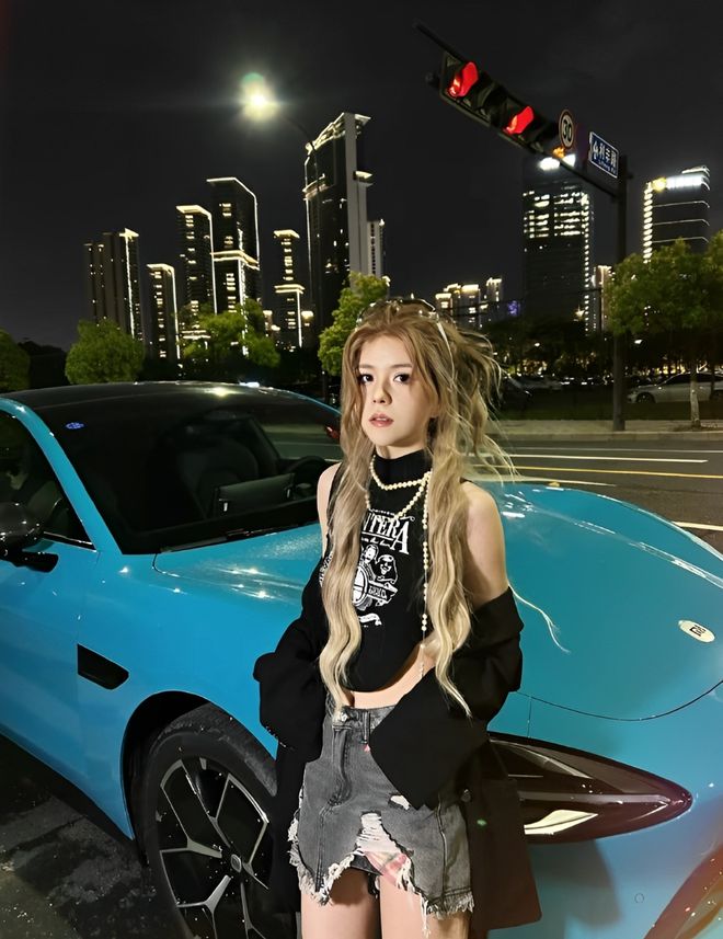 量都这么高的吗？仙女也就长这样吧J9九游会小米SU7的美女车主质(图10)